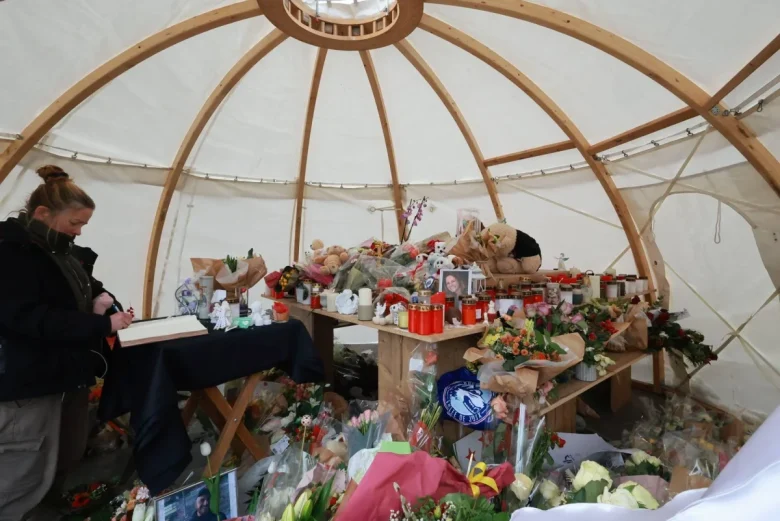 Crans-Montana, è una maledizione: incendio al memoriale delle vittime