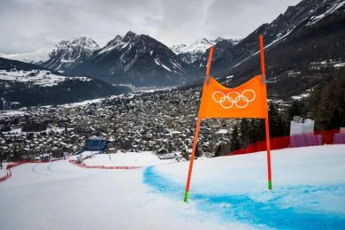Olimpiadi Milano Cortina 2026, gli azzurri in gara e dove vederli. In palio le prime medaglie, ecco il programma