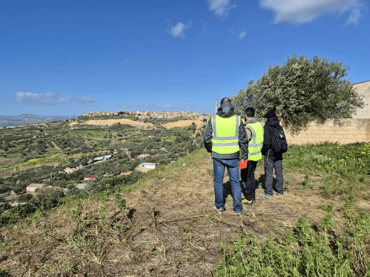A Niscemi terminato sopralluogo inquirenti, l’allarme del Procuratore: “A rischio la Provinciale SP11” A Niscemi terminato sopralluogo inquirenti, l’allarme del Procuratore: “A rischio la Provinciale SP11”