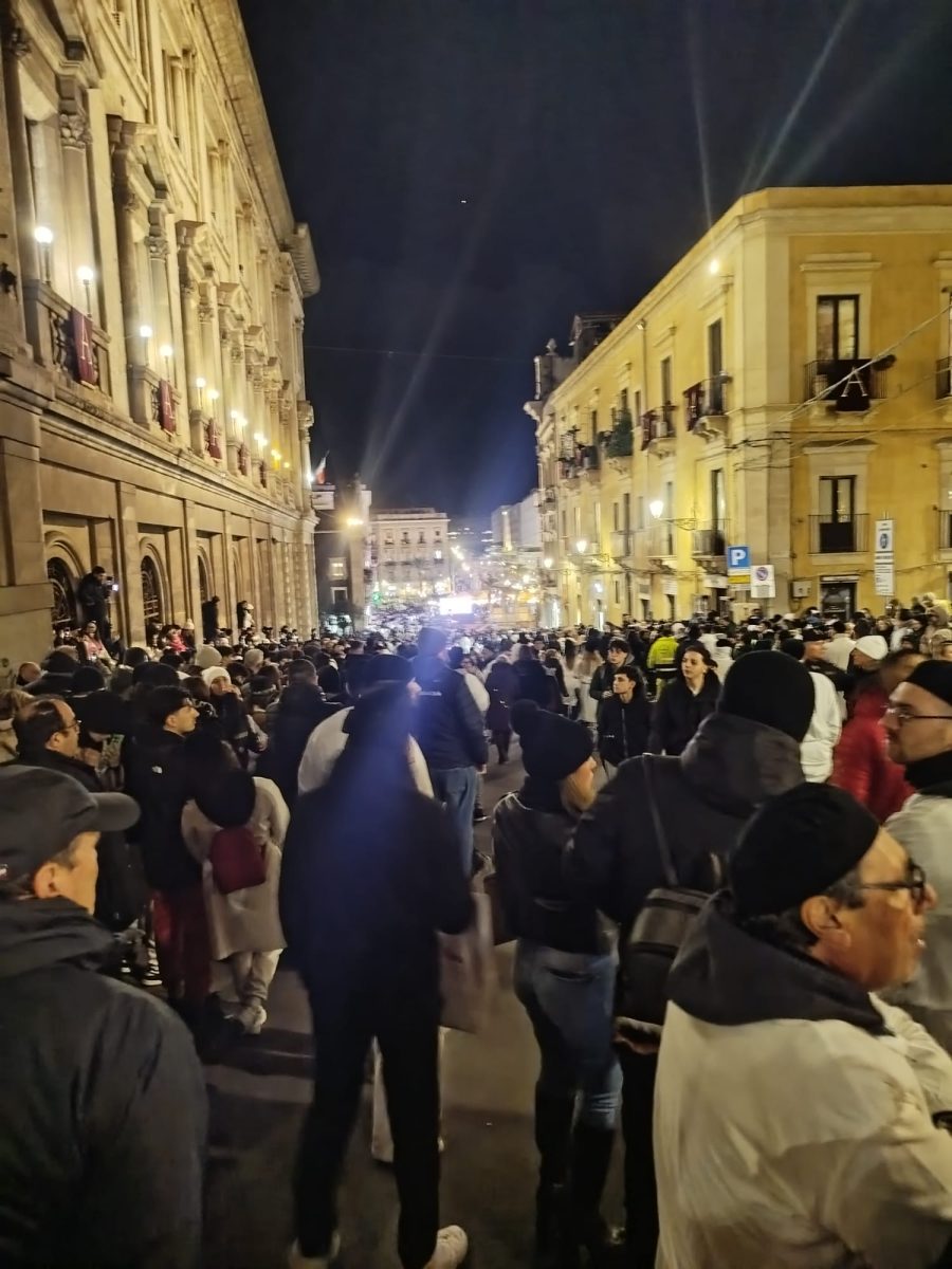 Piazza Stesicoro in attesa di Sant'Agata e della Salita dei Cappuccini - QdS, Vittorio Sangiorgi