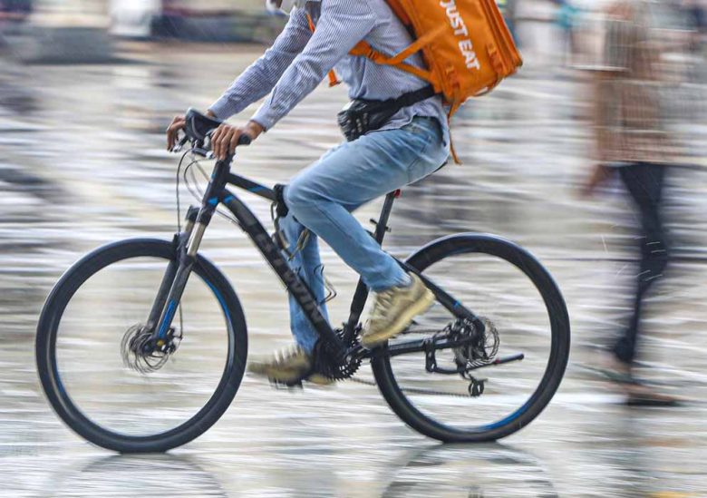 Aggressioni e rapine: rider sempre più nel mirino a Palermo