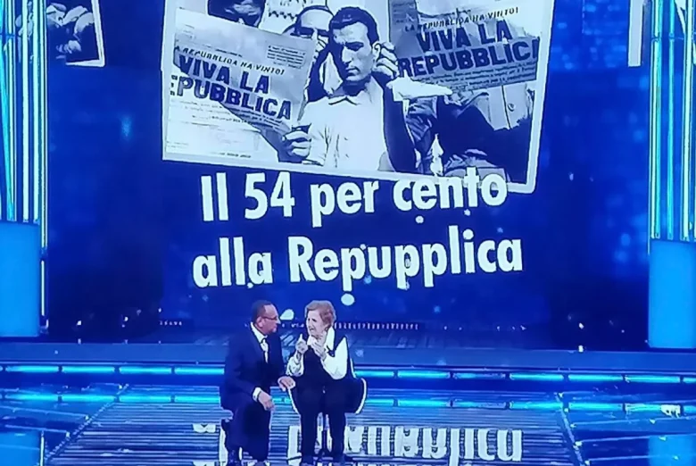 Sanremo 2026, “caduta di stile” in diretta sulla Rai: un refuso sullo schermo Ariston trasforma Repubblica in “Repupplica”