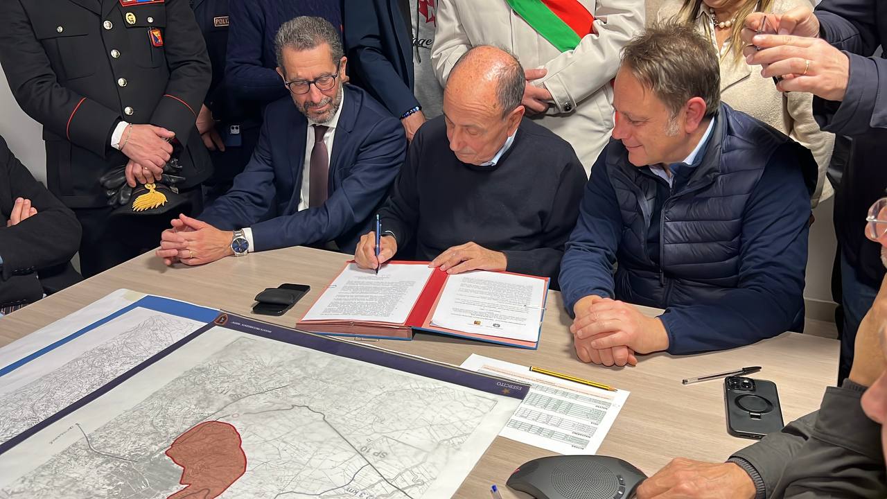 La frana di Niscemi, la Regione consegna al Comune i primi alloggi per gli sfollati