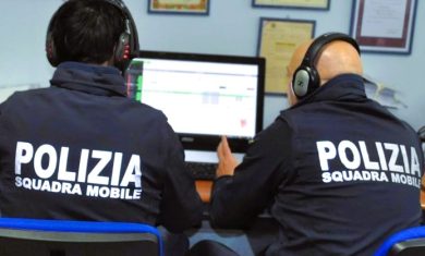 Caltanissetta, furti di moto e fari con pannello solare: arrestato un uomo