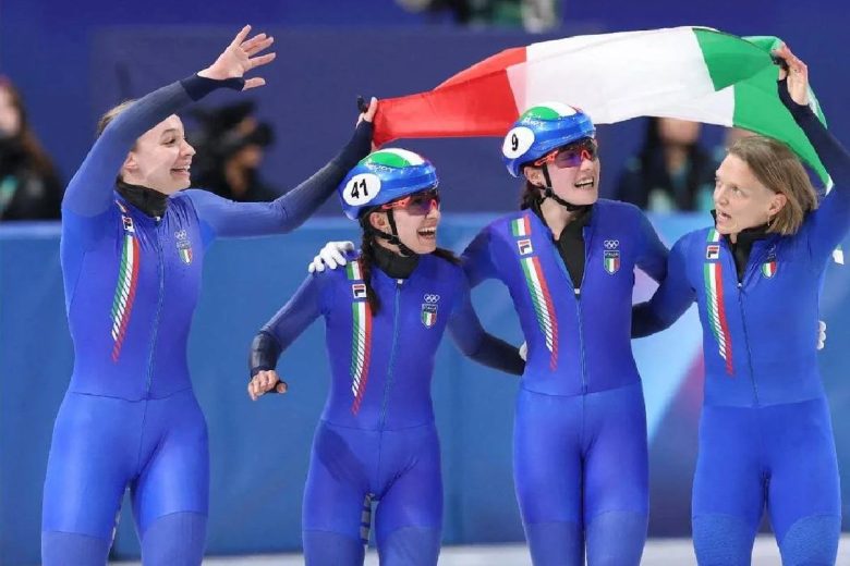 Milano Cortina 2026, Arianna Fontana nella storia: è argento nella staffetta short track ed è l’atleta italiana più medagliata di sempre