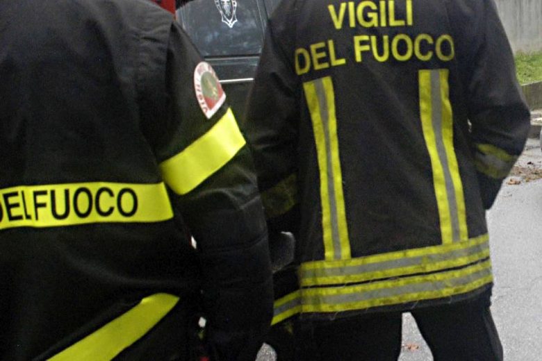 Esplosione in una fabbrica fuochi d’artificio, domato incendio: due feriti
