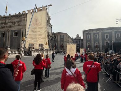 VIDEO | L’offerta della cera, un momento di devozione per Sant’Agata a Catania