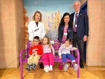 All’Irccs San Raffaele di Roma una panchina viola per l’epilessia