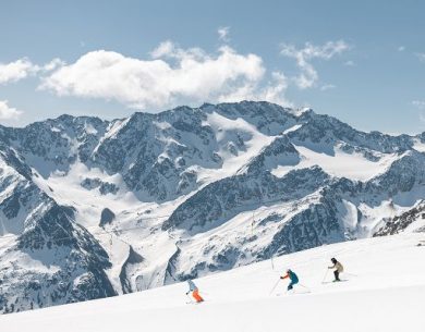 Primavera sui cinque ghiacciai del Tirolo tra sci, gare ed eventi