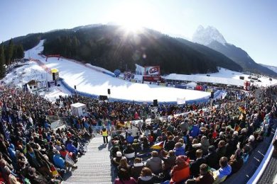 Sci, a Garmisch vince la nebbia, SuperG uomini cancellato