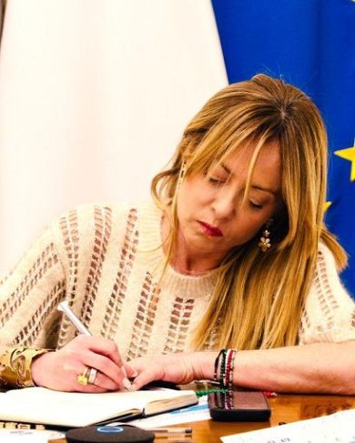 Iran, Meloni: al lavoro senza sosta, priorità è ritorno al dialogo