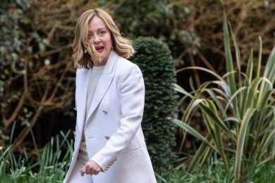 Carburanti: Meloni, valutiamo sterilizzazione Iva con accise mobili