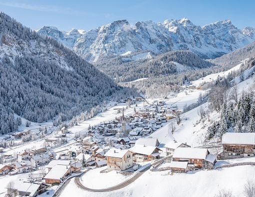 Longiarù, il villaggio in Val Badia che vive di passo e silenzio