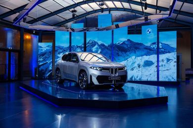 Bmw iX3 debutta la nuova generazione elettrica con guida hands-off