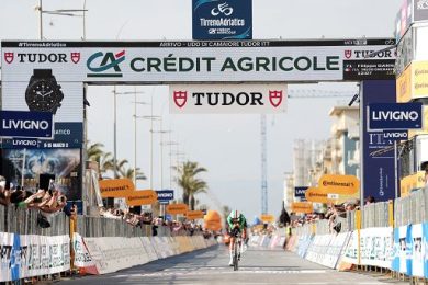 Ciclismo, Ganna vince la prima tappa della Tirreno-Adriatico