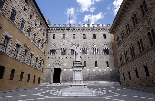 Mps-Mediobanca, titoli ancora giù: domani su tavolo dei cda il concambio