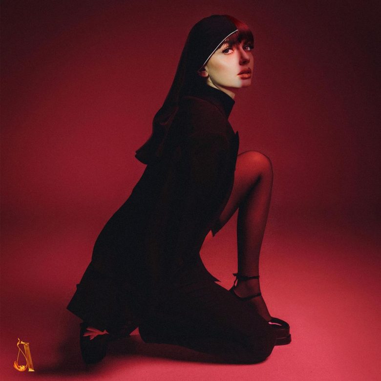 ”Canzone estiva” è il titolo del nuovo brano inedito di Annalisa