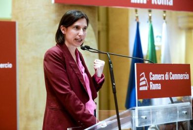 Iran, Schlein a Meloni: noi ci siamo, ma deve posare la clava