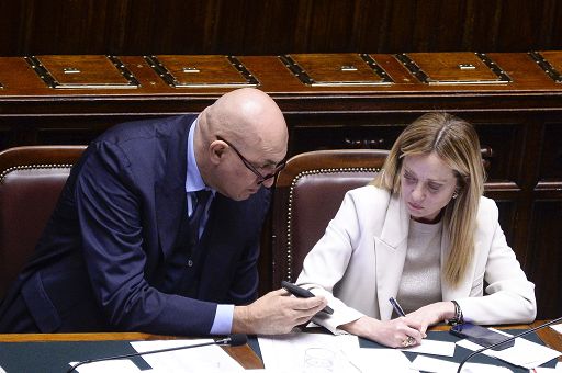 Iran, Meloni: orgogliosa coraggio militari al lavoro per pace e sicurezza