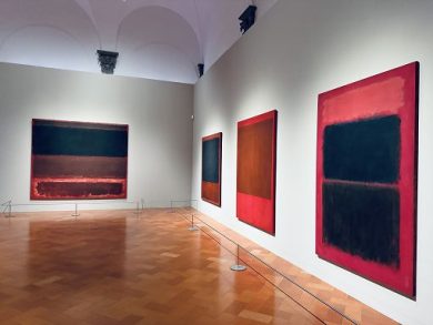Lo spazio come esperienza e mistero: rivivere dentro Mark Rothko