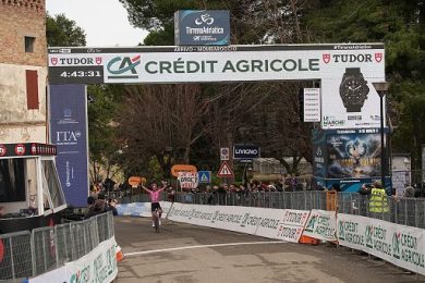 Ciclismo, Valgren vince a Mombaroccio