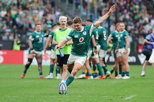 Rugby, l’Irlanda travolge la Scozia e spera nel Sei Nazioni