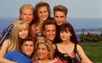 Tv, torna “Beverly Hills, 90210” con tutte le stagioni on demand