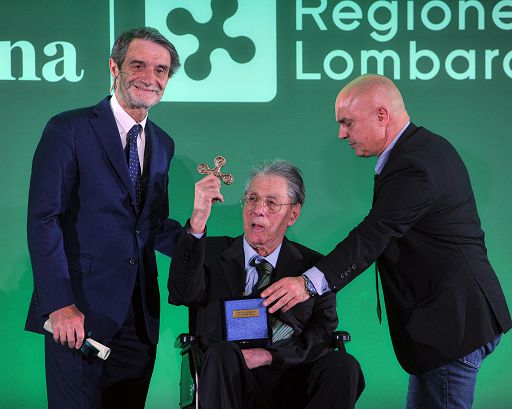 Addio a Bossi, “inventore” della Padania che sognava il federalismo