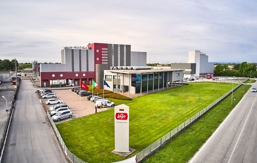 Container di dolci della Lago Group fermi per crisi Stretto Hormuz