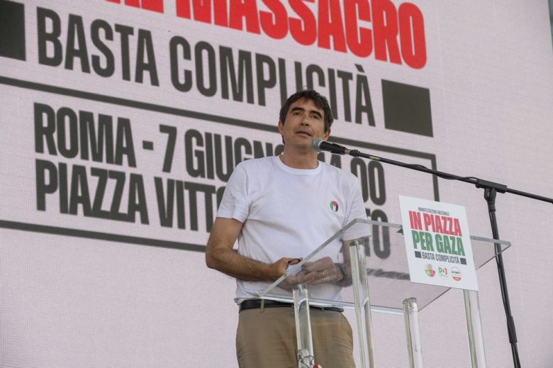 Governo, Fratoianni (Avs):dimissioni Delmastro e Bartolozzi buona notizia per Istituzioni