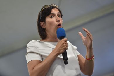 Governo, Schlein: con Santanchè faida Fdi. E oggi è toccato a Fi. Si sbriciolano