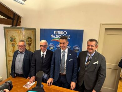 Futuro Nazionale si allarga, confluisce Indipendenza di Alemanno