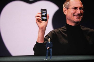 Apple compie 50 anni: dai computer agli orologi, ha rivoluzionato il tech