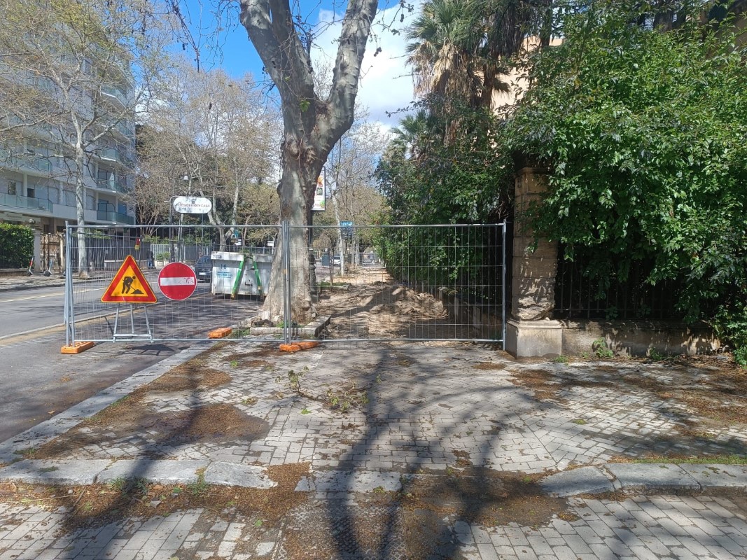I lavori (infiniti) ai marciapiedi di via Libertà a Palermo. Orlando al QdS: “Finiranno entro maggio”