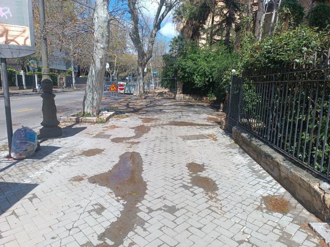 I lavori (infiniti) ai marciapiedi di via Libertà a Palermo. Orlando al QdS: “Finiranno entro maggio”