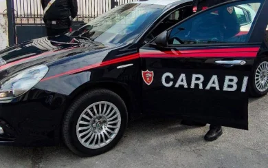 Omicidio in casa, donna uccide marito a coltellate