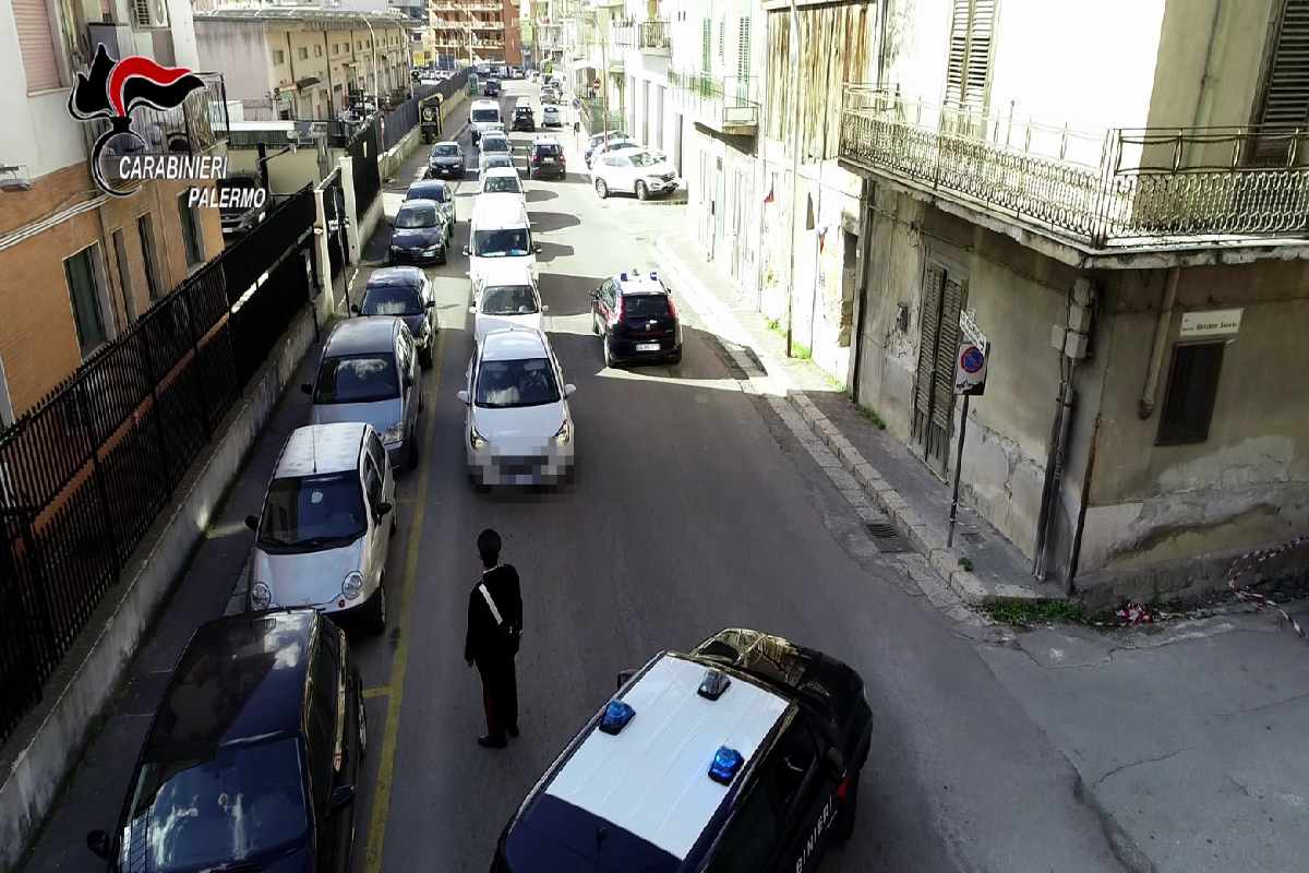 Un complimento di troppo alla ragazza e si scatena la rissa, quattro denunce nel Palermitano