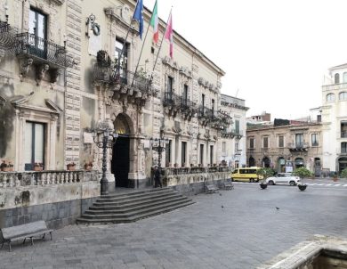 Acireale, in Consiglio comunale paghe triplicate