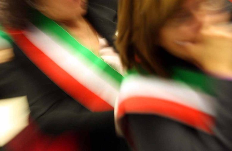 Le donne amministratrici sono il 35,3% del totale e sono in media più giovani e istruite degli uomini