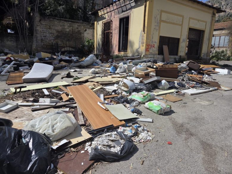 Nuovo incendio all’ex Chimica Arenella, Alaimo a QdS.it: “Telecamere e cancello di nuovo chiuso”