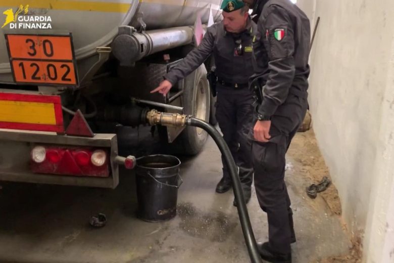 VIDEO – Catania, scoperta maxi frode su accise e carburanti: sequestro da 230.000 euro
