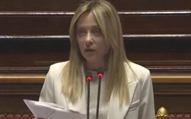 Meloni al Senato, dalla pericolosa “corsa al nucleare” alla verità sulle basi militari: cosa ha detto sul caso Iran