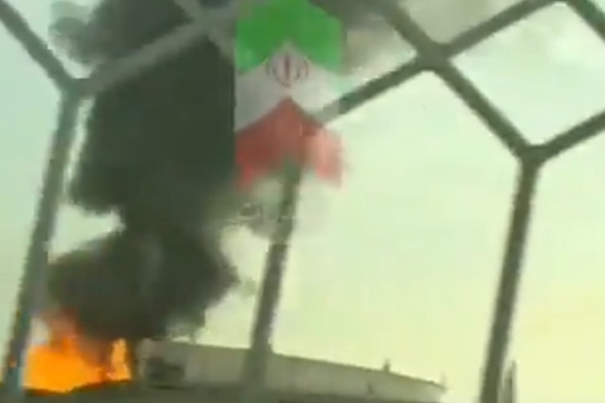 VIDEO | Guerra in Iran, i droni e poi le fiamme: l’immagine dell’attacco contro raffineria in Bahrein