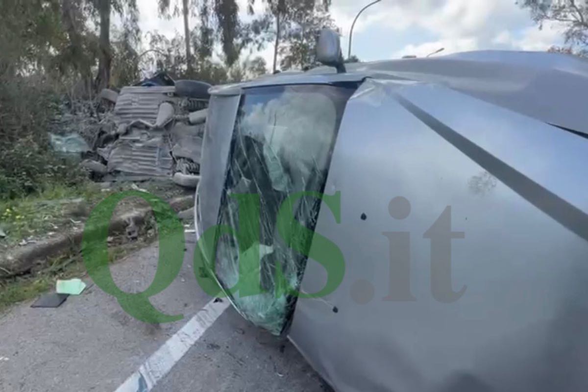 FOTO – Schianto fra tre auto nell’Agrigentino, due feriti gravi: sul posto l’elisoccorso