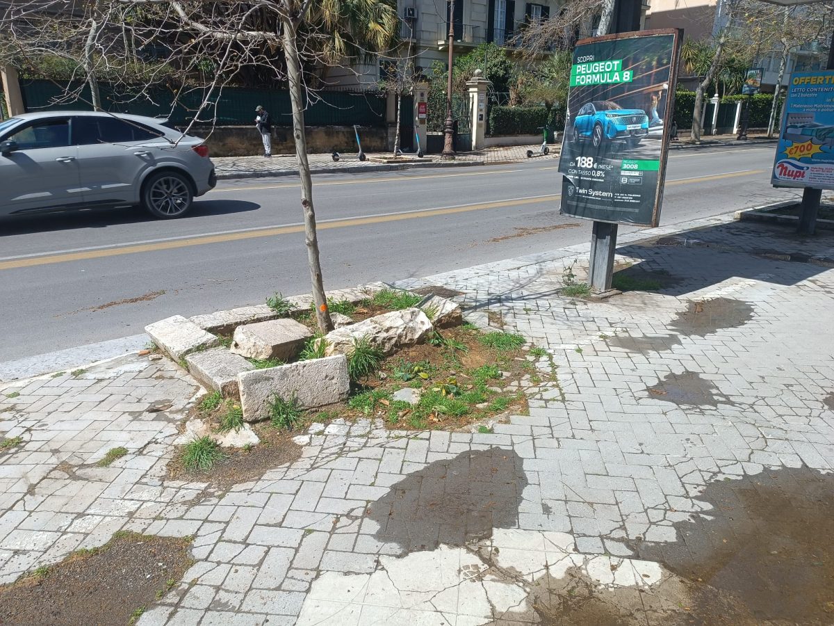 I lavori (infiniti) ai marciapiedi di via Libertà a Palermo. Orlando al QdS: “Finiranno entro maggio”