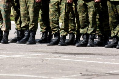 Torna la leva militare obbligatoria, stipendio da oltre 2mila euro: ecco dove