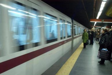 “Ha abusato di un minore sulla metro”, arrestato un uomo