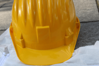 Operaio morto a Enna colpito dal braccio di una gru, indagate due persone