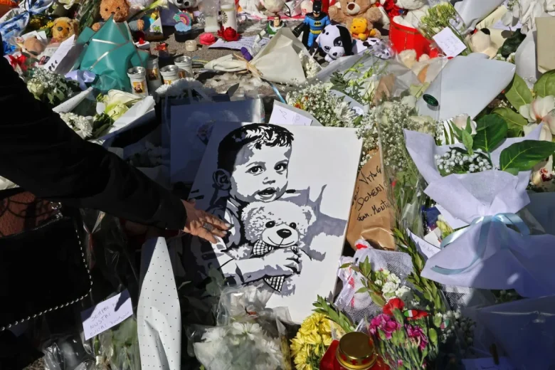 Il piccolo Domenico morto a Napoli, due medici indagati per falso: incongruenze nella cartella clinica