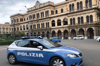 Palermo, pugno al volto di una donna per rubarle l’iPhone, arrestato in centro